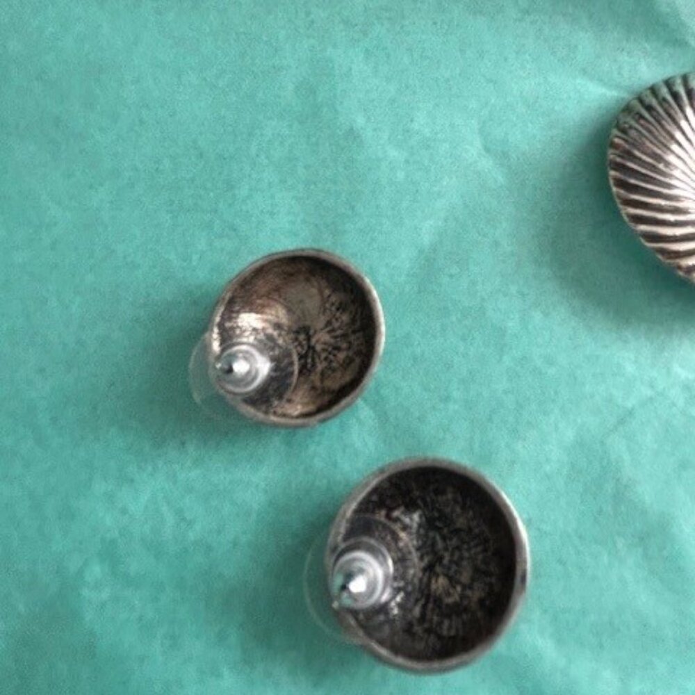 3 pairs of silver tone earrings and a delicate silver chain - Picture 7 of 8